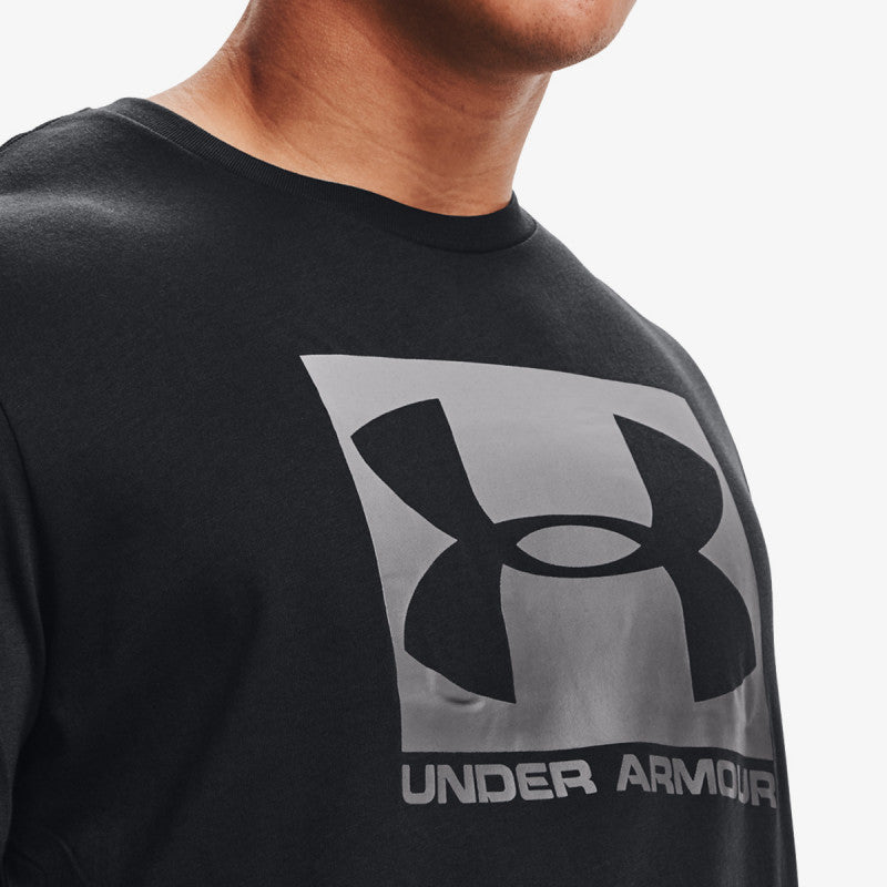 Under Armour T-shirt