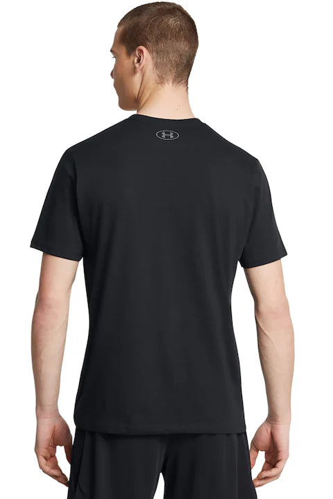 Under Armour T-shirt